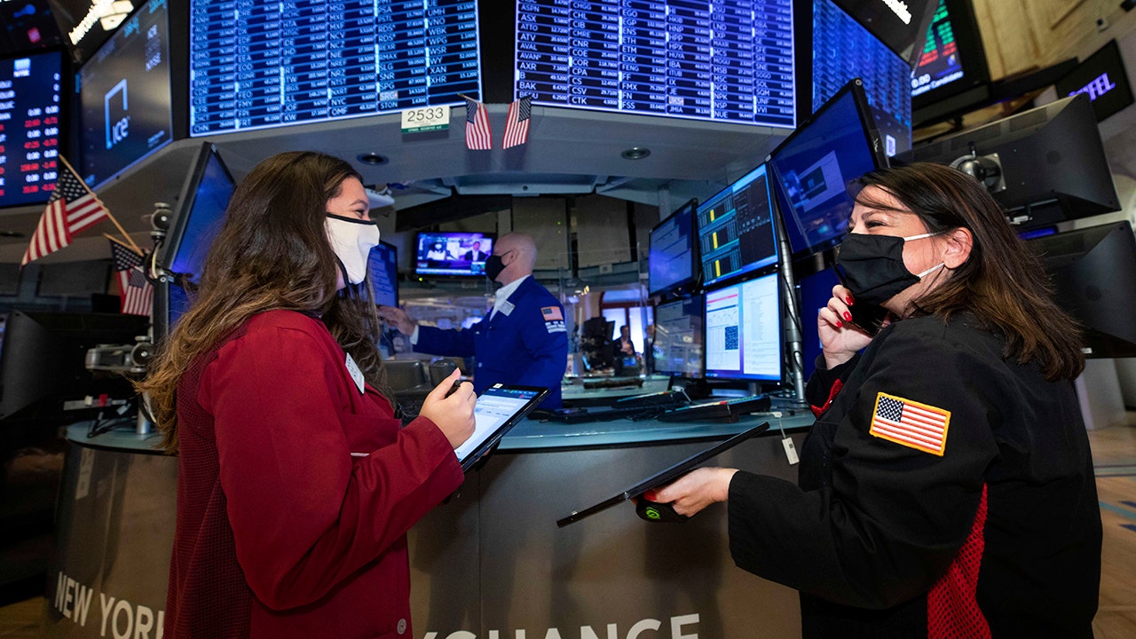 Stocks battle back as WHO soothes fears over new coronavirus strain Stocks battle back as WHO soothes fears over new coronavirus strain