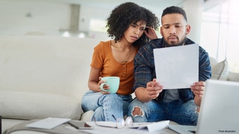 Young Americans drowning in credit card debt as delinquency rates climb near 10% in Q2 - Fox News