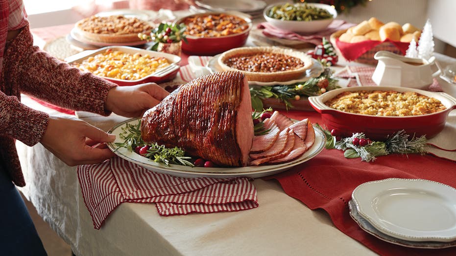 Cracker Barrel S Holiday Menu Aims To Cater To Gatherings Of All Sizes Fox Business