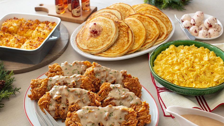 Cracker Barrel’s holiday menu aims to cater to gatherings of all sizes ...