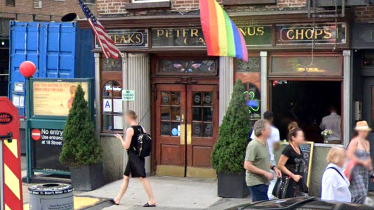 Barstool Portnoy gives a lifeguard to the historic New York bar while fighting during COVID