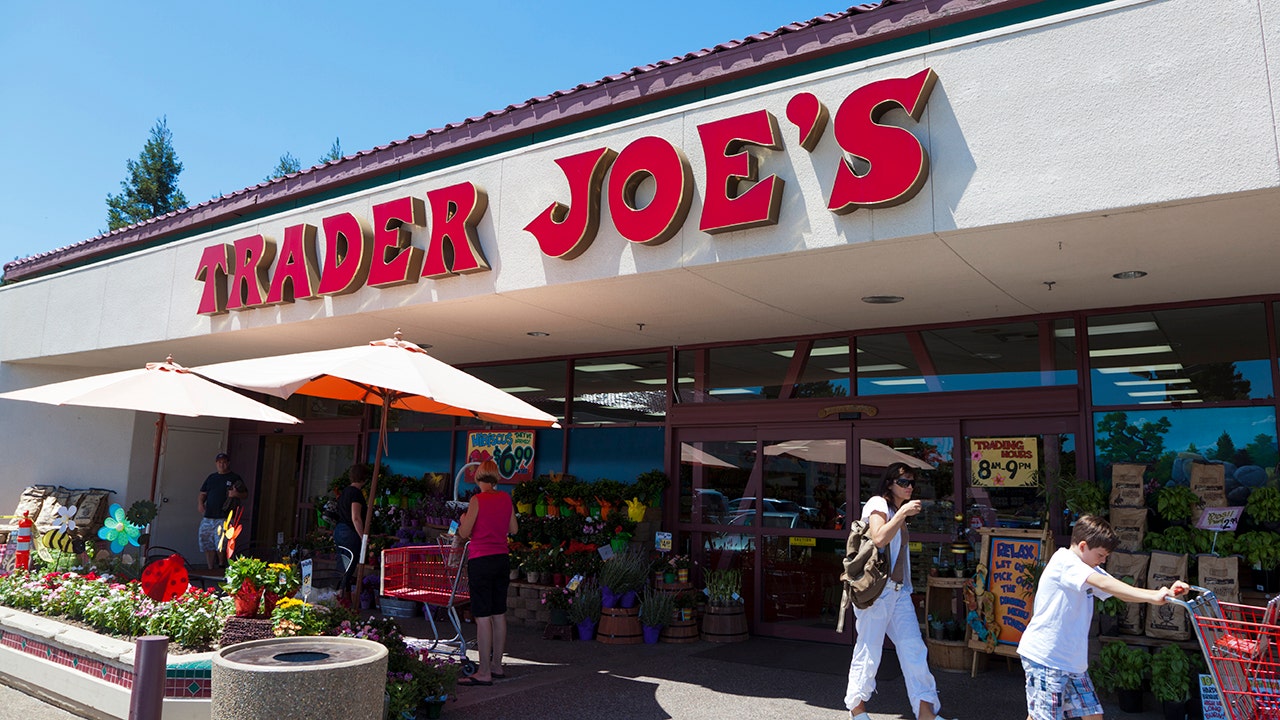 Trader Joe’s, Instacart, offers employees incentives to get COVID-19 vaccines