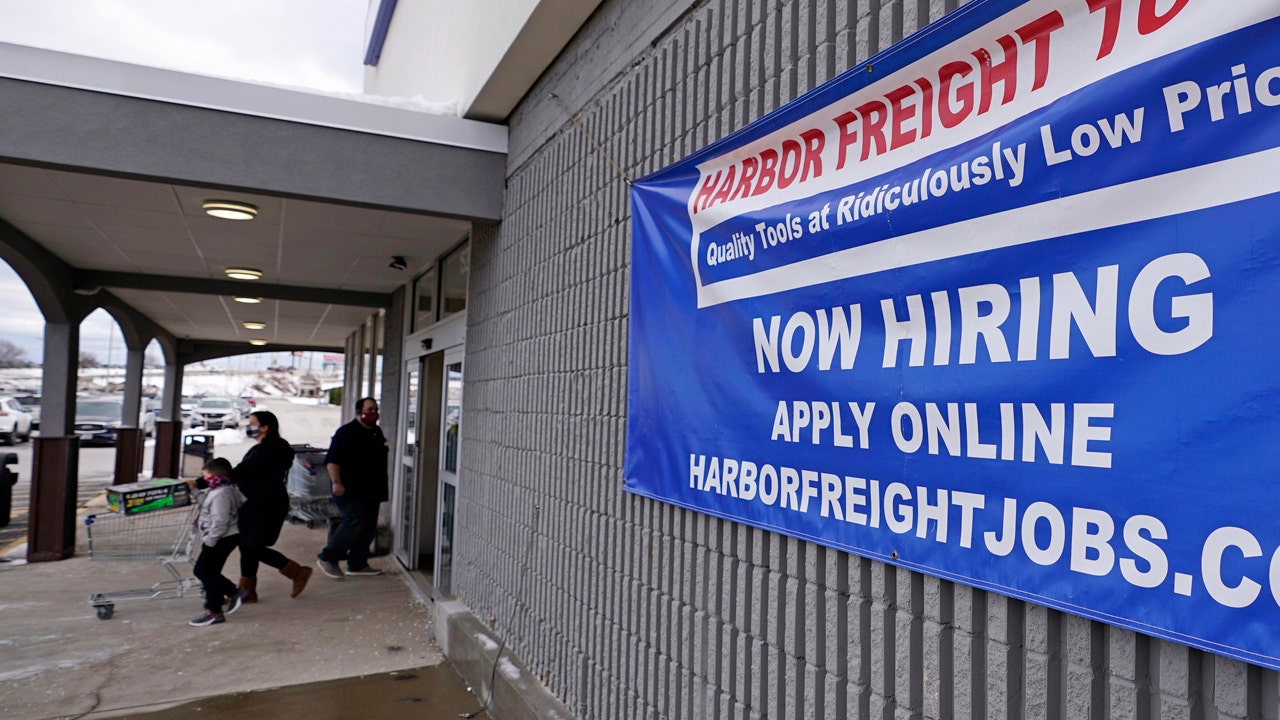 Unemployment claims fall slightly as another 847,000 Americans apply for unemployment benefits