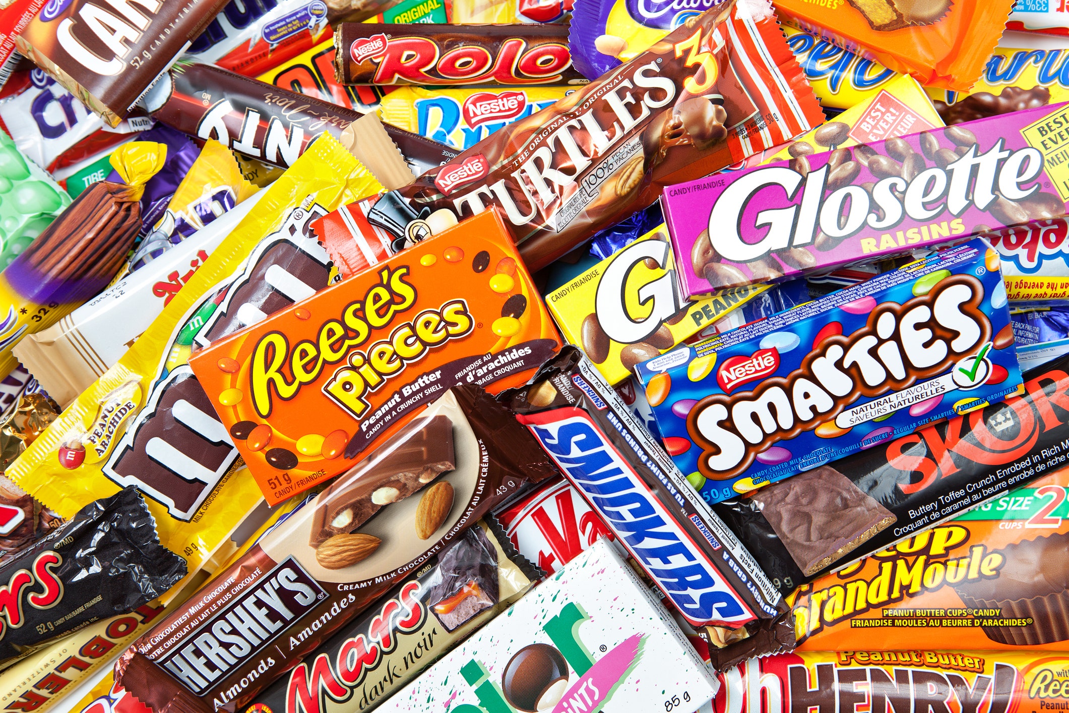 Candy Company pays $ 30 per hour to eat, review sweets