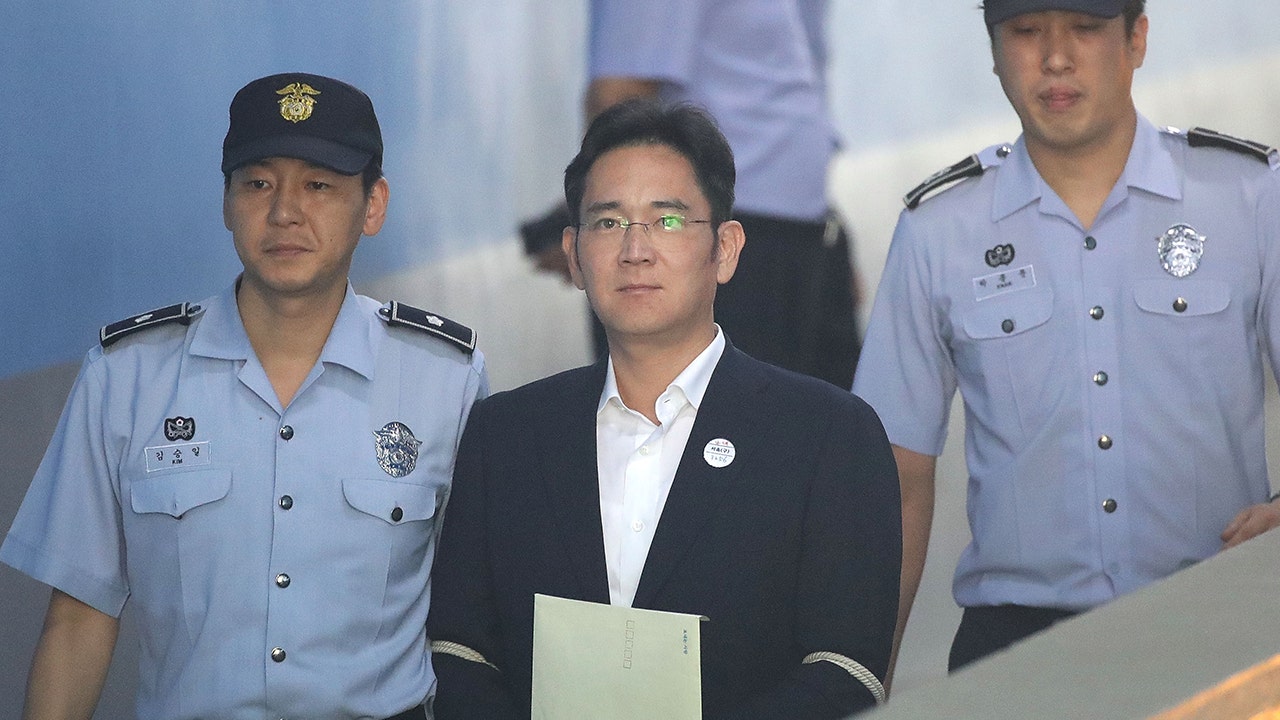 Samsung’s heir, Jay Y. Lee, probably returned to prison in a corruption scandal