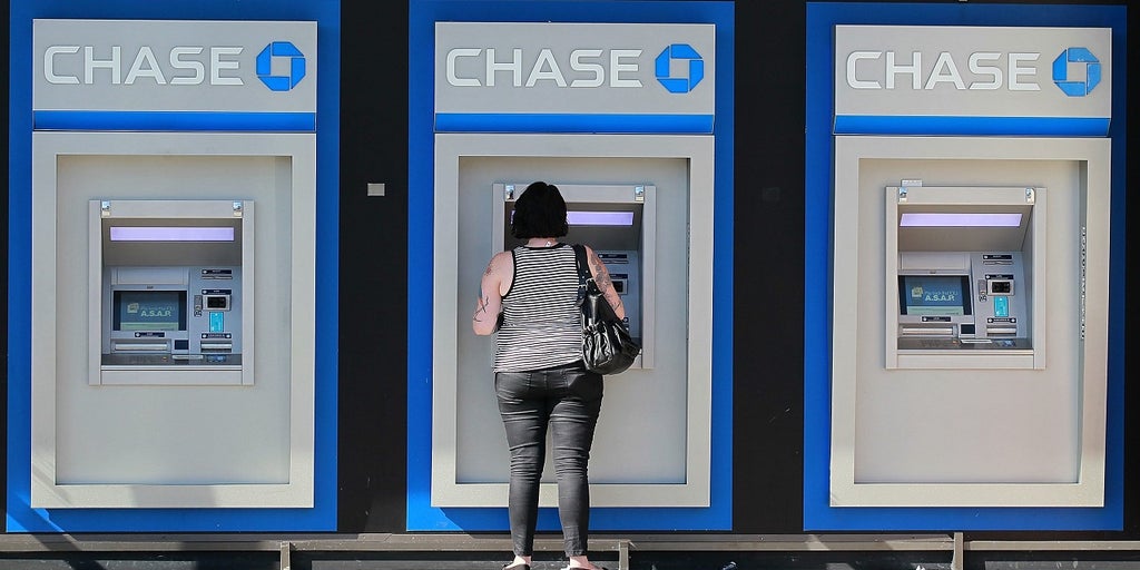 JPMorgan, others plan to issue credit cards to people with no credit scores - Vimarsana News