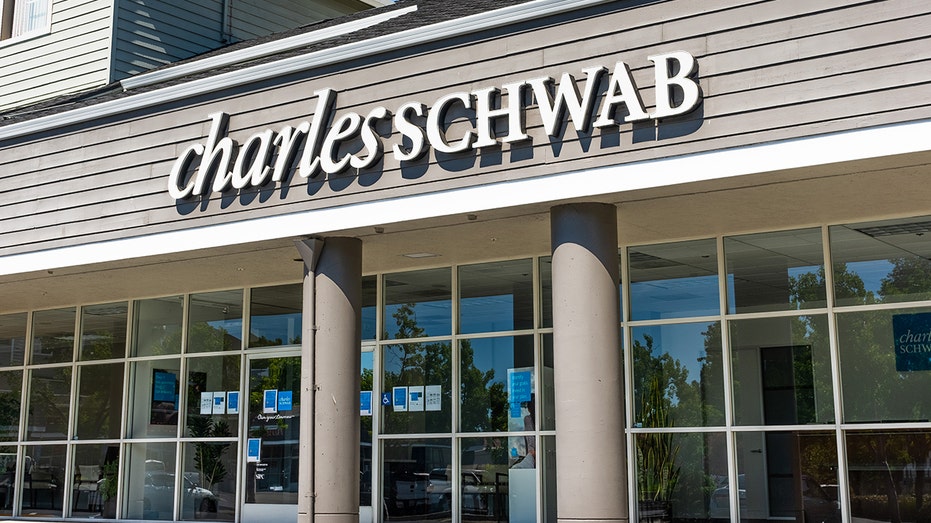 charles schwab deposit