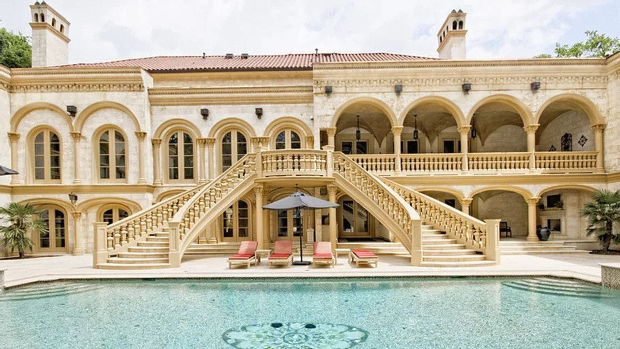Georgia 'zombieland' mansion listed for $10. 9m