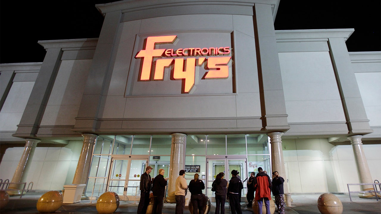Fry’s Electronics, original retail chain, closing