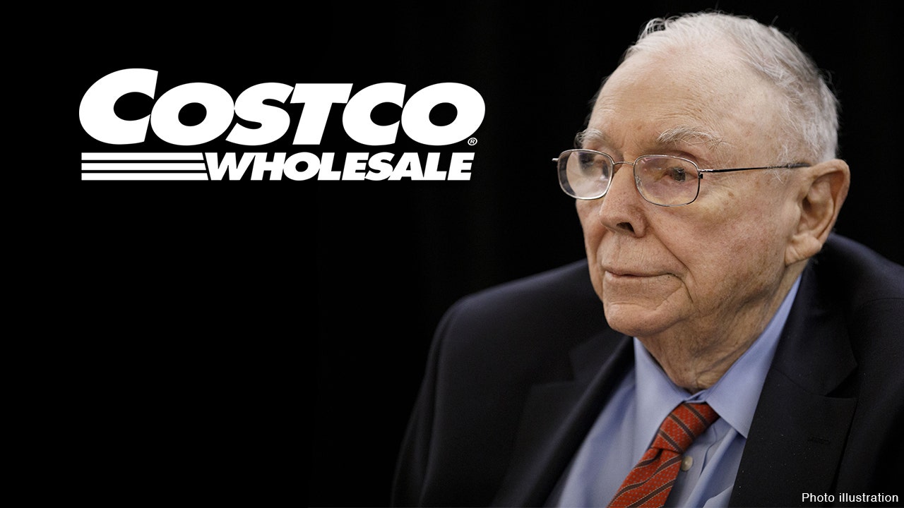 Berkshire's Charlie Munger backs Costco against : Costco