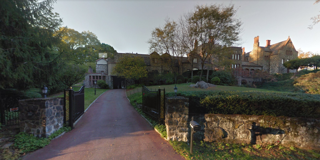 'Bridgerton' fans will love this Connecticut castle up for sale - Vimarsana News