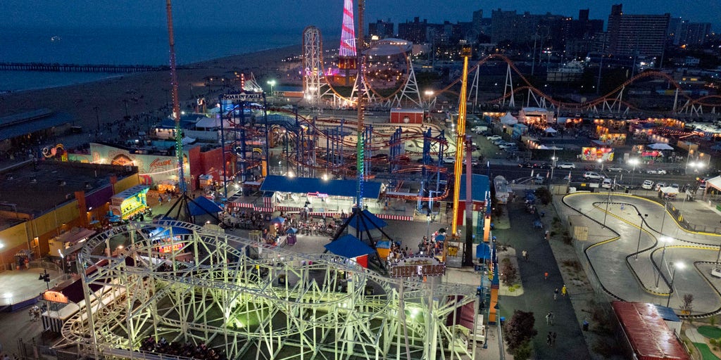 Gov. Cuomo announces indoor family entertainment centers, amusement parks can reopen - Vimarsana News
