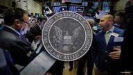 SEC chairman calls for new restrictions on executive stock-trading plans