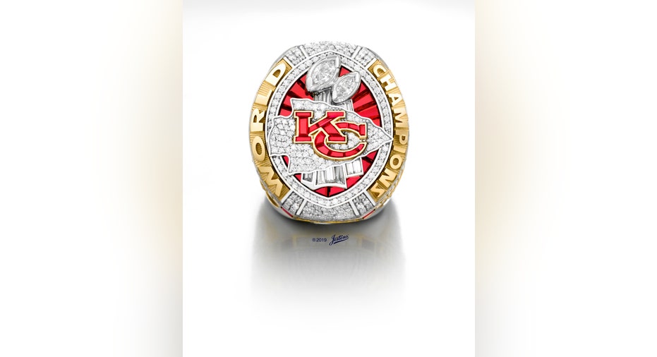 Super Bowl 2016 championship rings: Look inside designer company Jostens -  CBS News