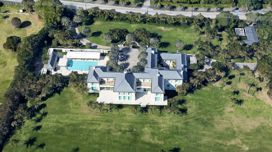 A Palm Beach Property Once Owned By Donald Trump Sells For Close To ...