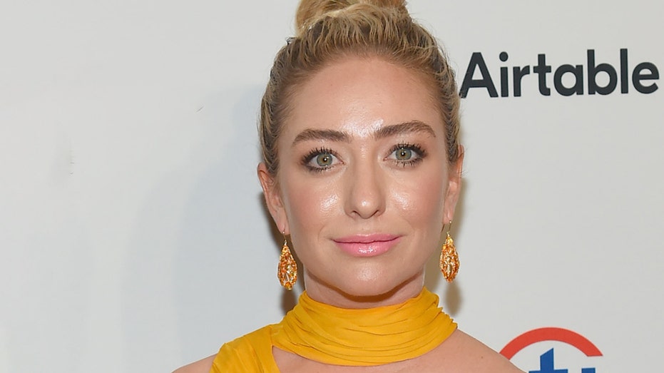 Bumble Ceo Whitney Wolfe Herd Steps Down