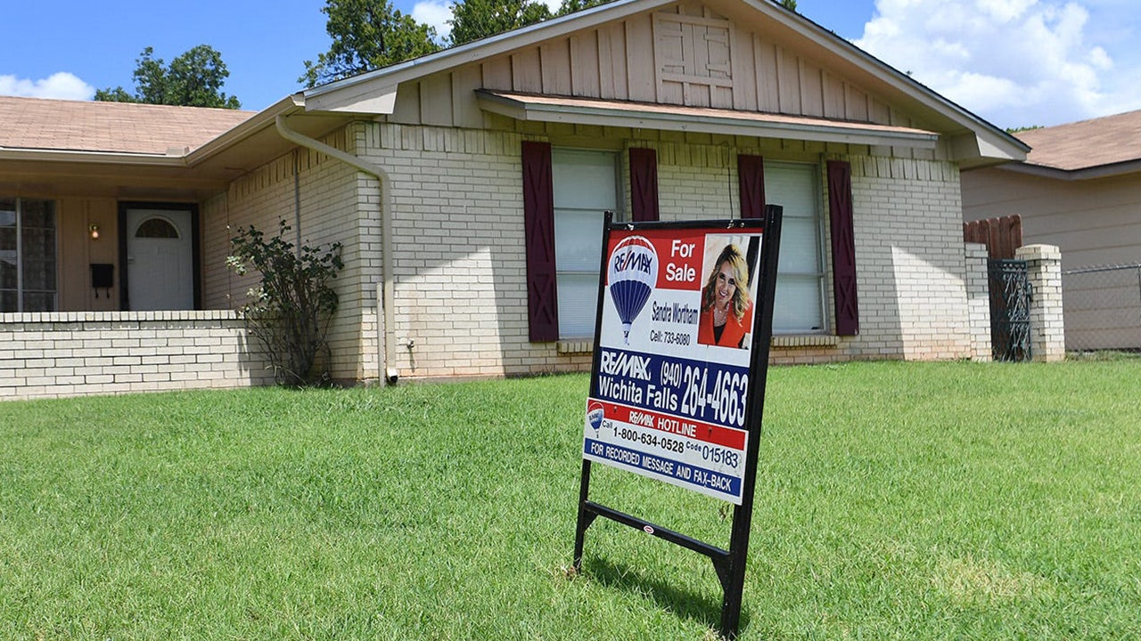 Homes selling faster than ever, even as prices reach peak levels