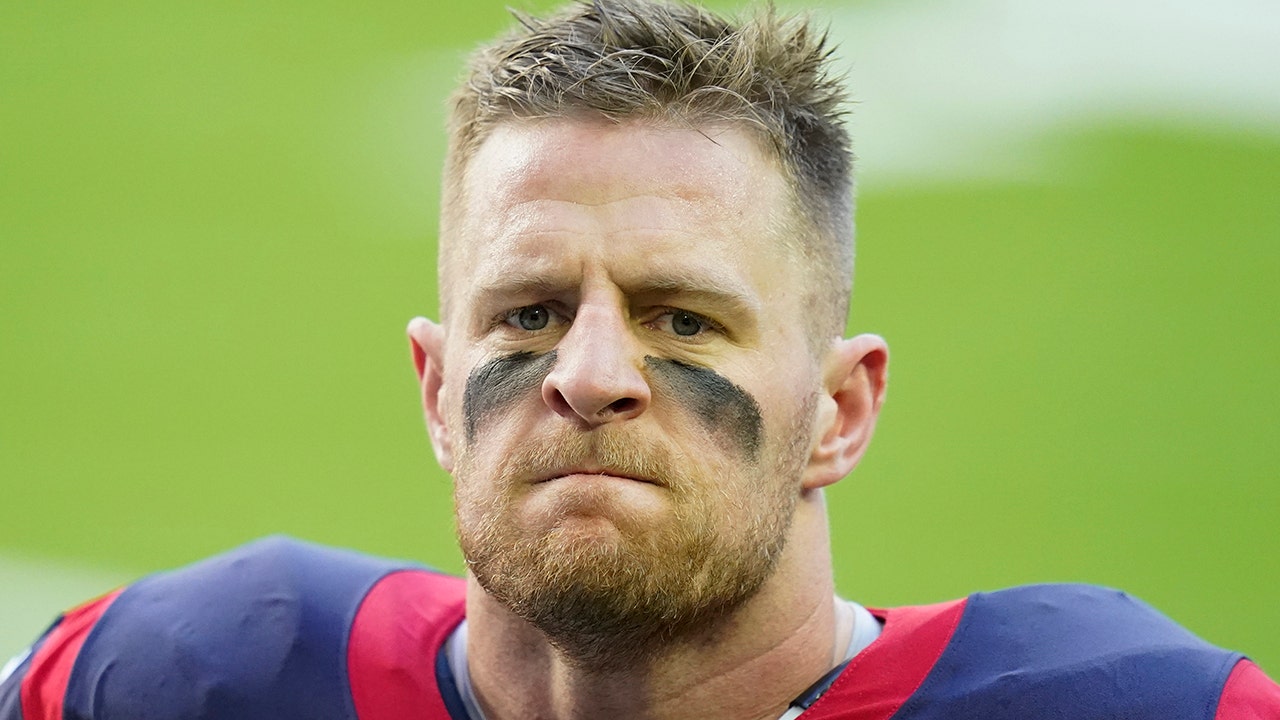 J.J. Watt agrees to two-year deal with Arizona Cardinals - Los