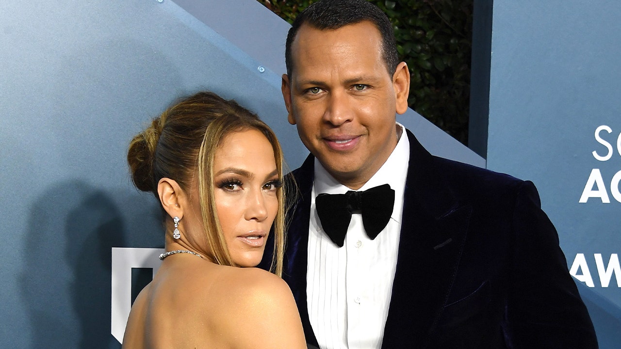 Jennifer Lopez or Alex Rodriguez will have to give up $ 32.5 million from their Miami Beach home in the middle of the split: report