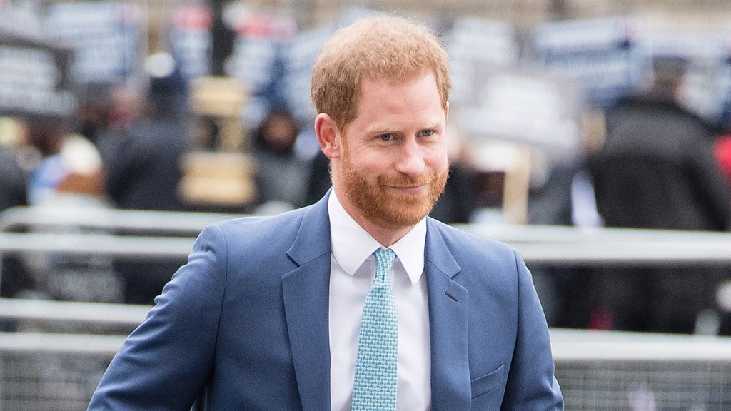 Prince Harry signs mega-buck book deal for tell-all memoir