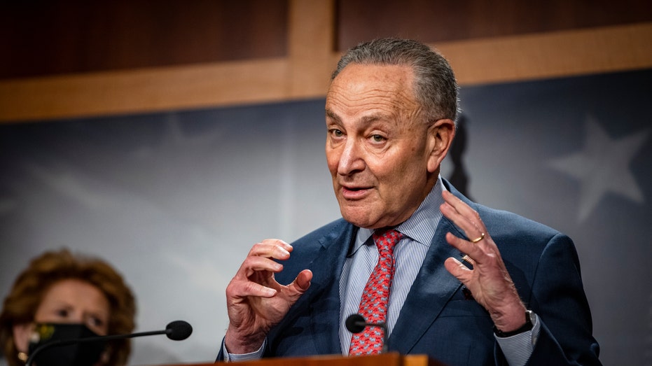 Airline Stocks – Schumer begs JetBlue not to send NYC jobs to Florida