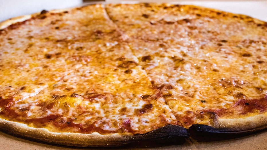 cheese pizza pie