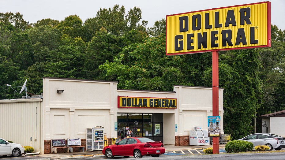 Dollar General sign and store