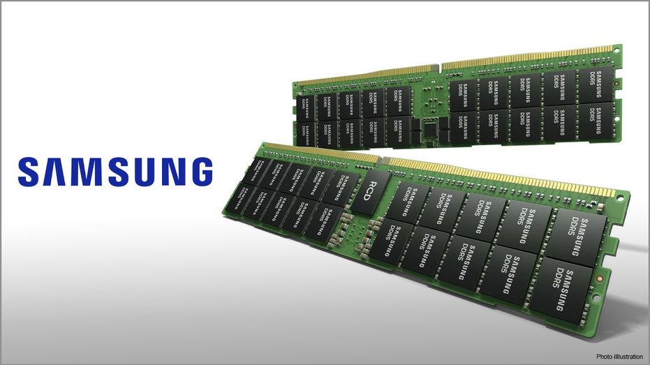 Se muestran los chips de memoria de Samsung