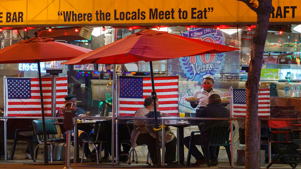 Restaurants struggle to find employees despite declining COVID cases - Vimarsana News