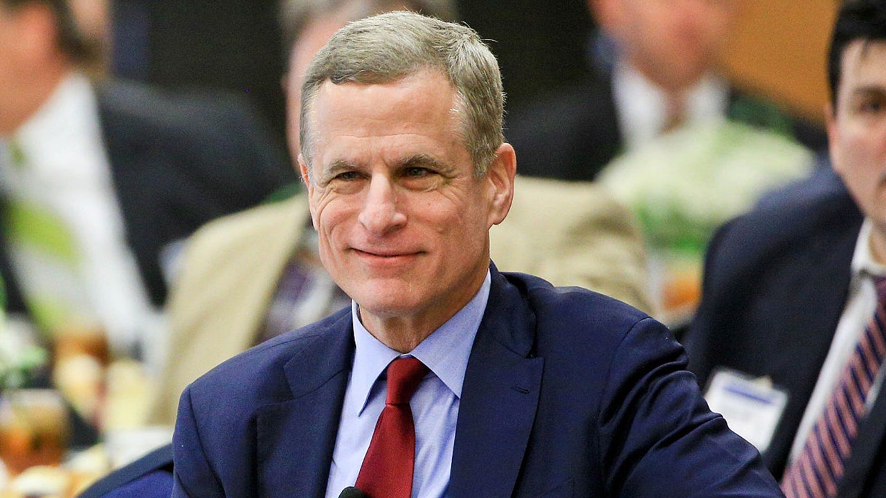 Dallas Fed's Robert Kaplan was an active buyer and seller of stocks last  year | Fox Business