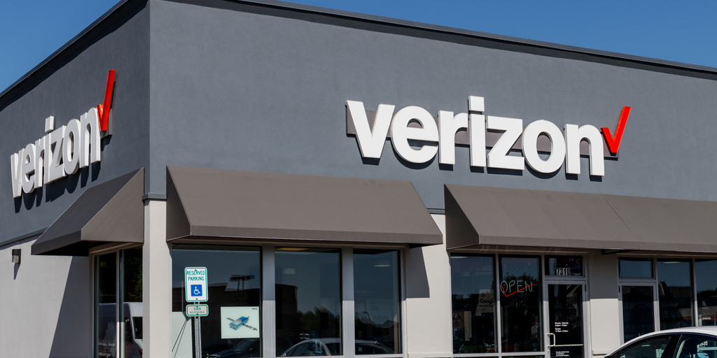 Spamming yourself: new text message spam from your own number baffles Verizon customers - Vimarsana News