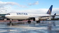 United Airlines offers flight attendants extra vacation days, pay for proof of vaccination