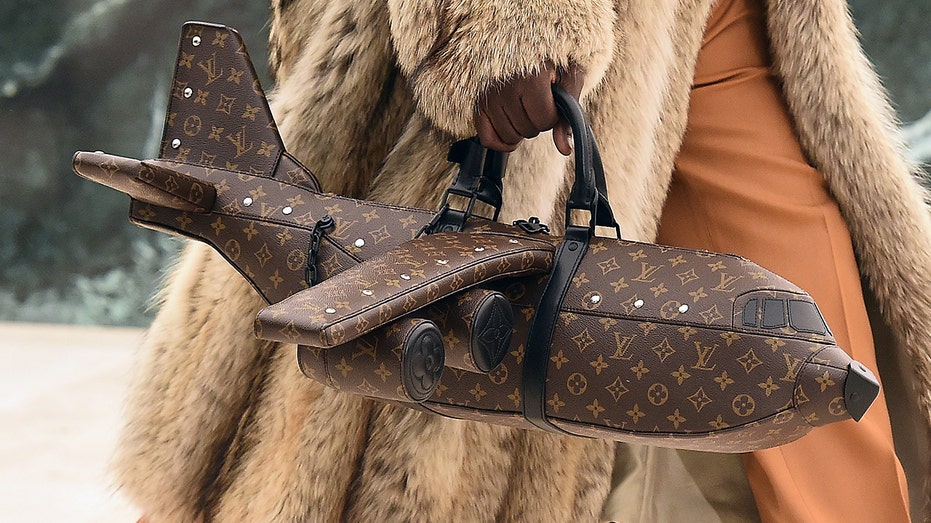 Louis Vuitton Rendez-vous bag in camel calfskin | VIntage-United