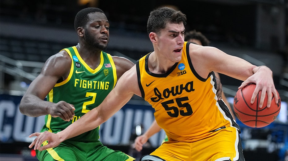 Iowa's Luka Garza to first college athlete to sell NFT
