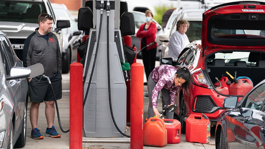 Gas pump