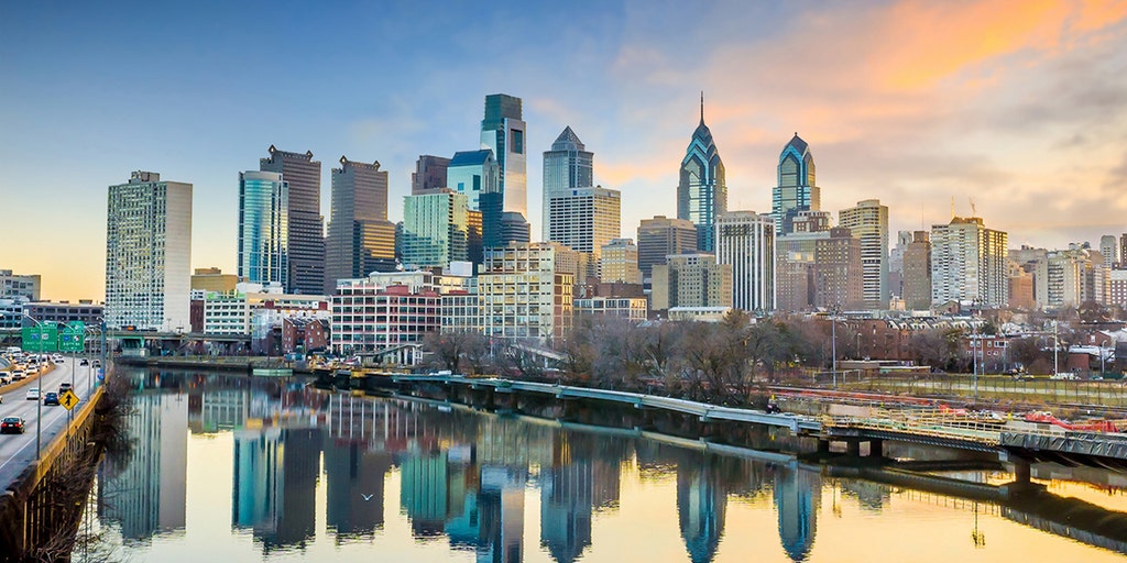 Philadelphia businesses bash reinstated mask mandate - Vimarsana News