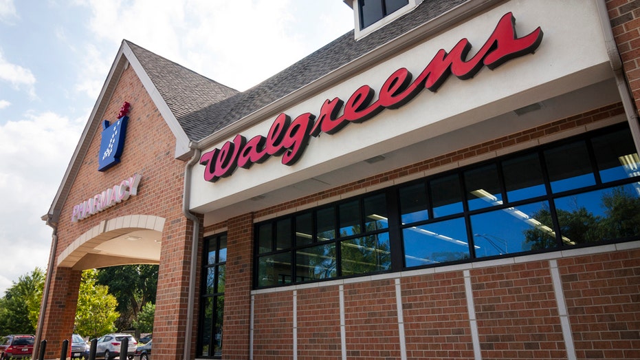 Walgreens’ new credit card rewards shoppers for healthy purchases