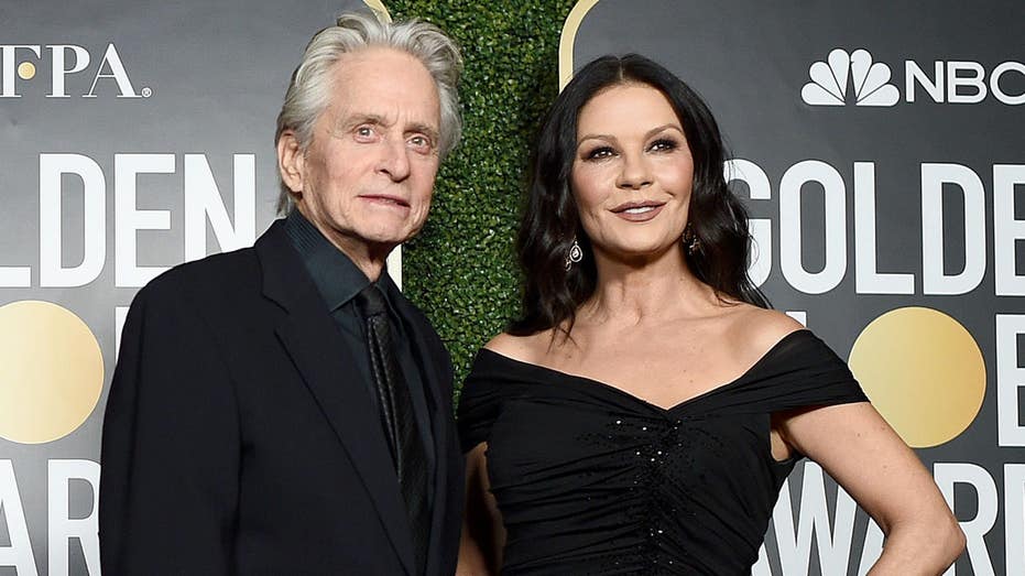 Michael Douglas e Catherine Zeta-Jones chegam a Nova York - OFuxico