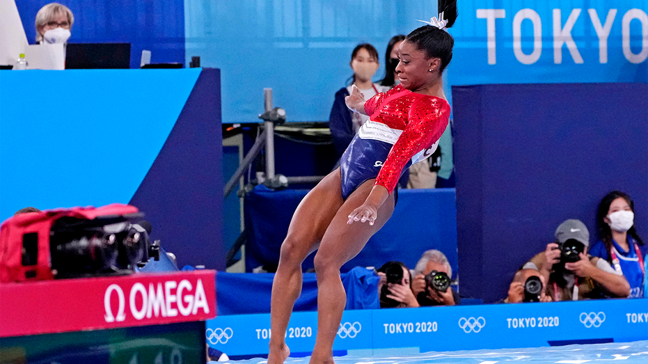 SIMONE-BILES-TOKYO-OLYMPICS-TEAM