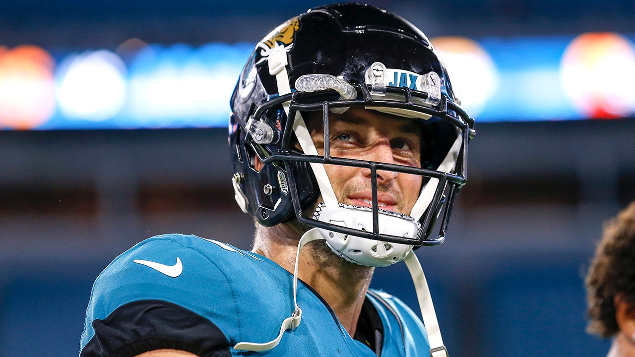  Tim Tebow  partners with new team after NFL comeback dream ends