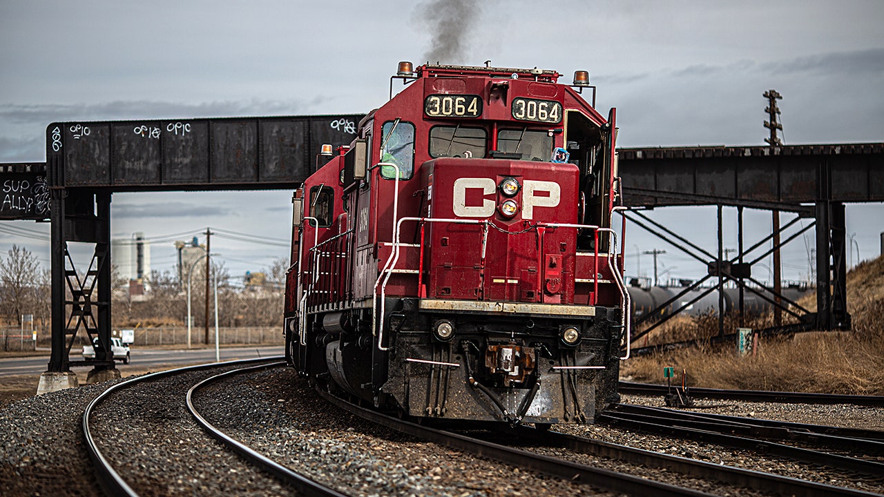 캐나다 CP 철도, 철도 폐쇄, 노동자 파업