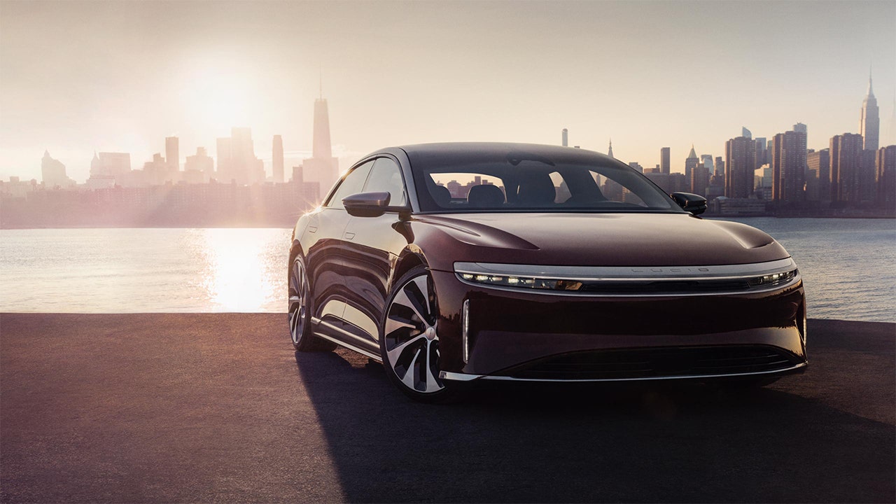 Lucid Motors CEO declares electric vehicle ‘technology race’ against Tesla - Fox Business