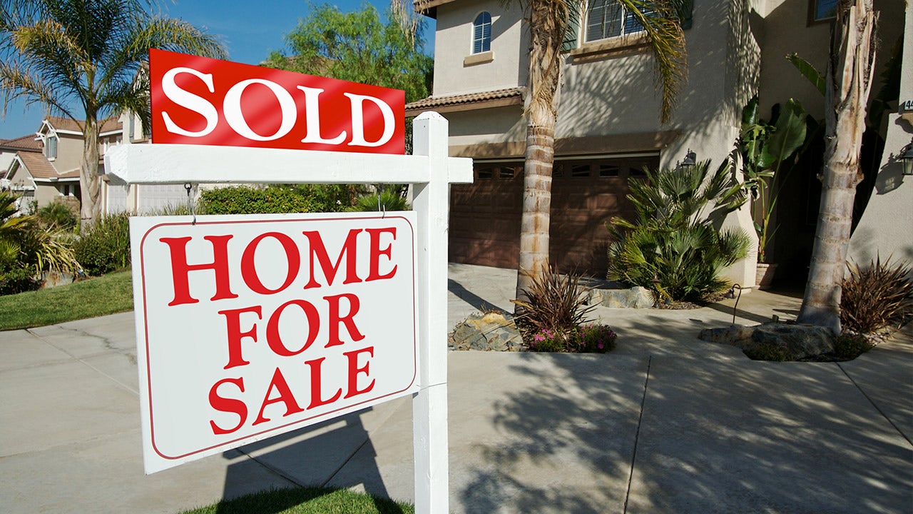 Red-hot Miami housing market expected to defy 2023 cost correction as blue state exodus continues Red-hot Miami housing market expected to defy 2023 cost correction as blue state exodus continues