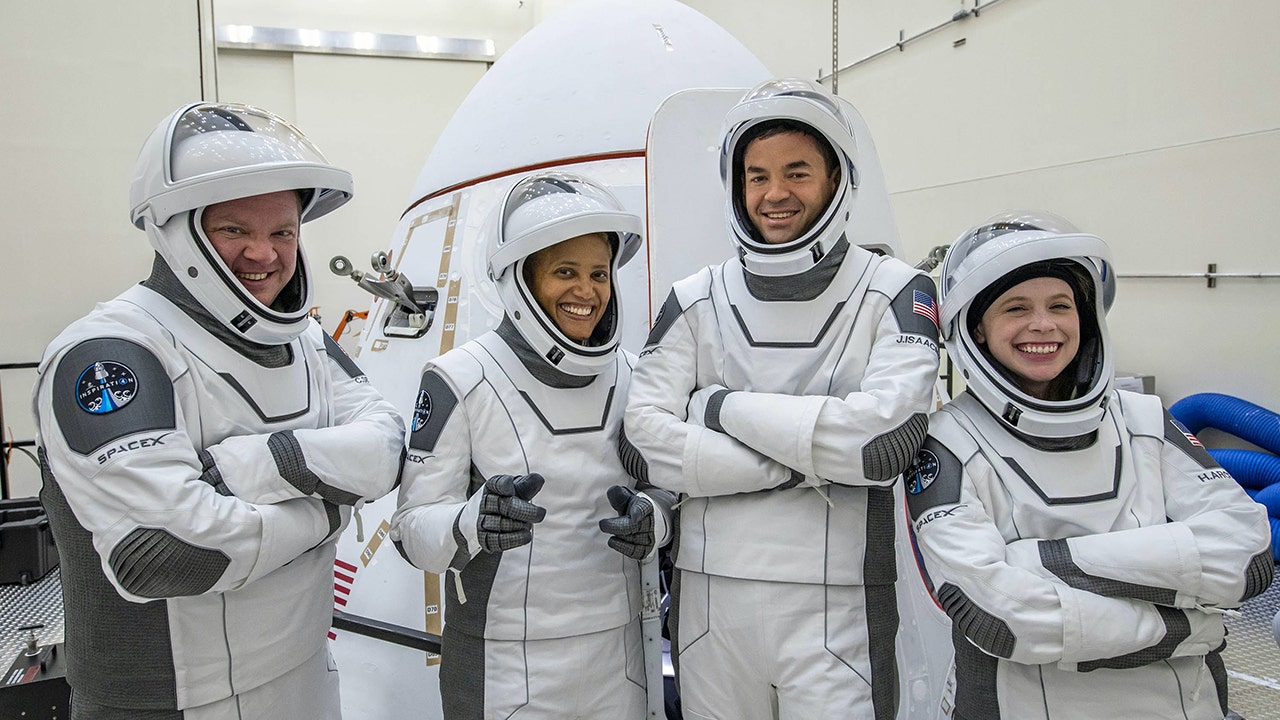 Photo of Stanovený prvý dátum civilného vesmírneho letu SpaceX bude na obežnej dráhe Zeme trvať 3 dni