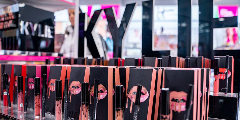 Kylie-Cosmetics-makeup.jpg?ve=