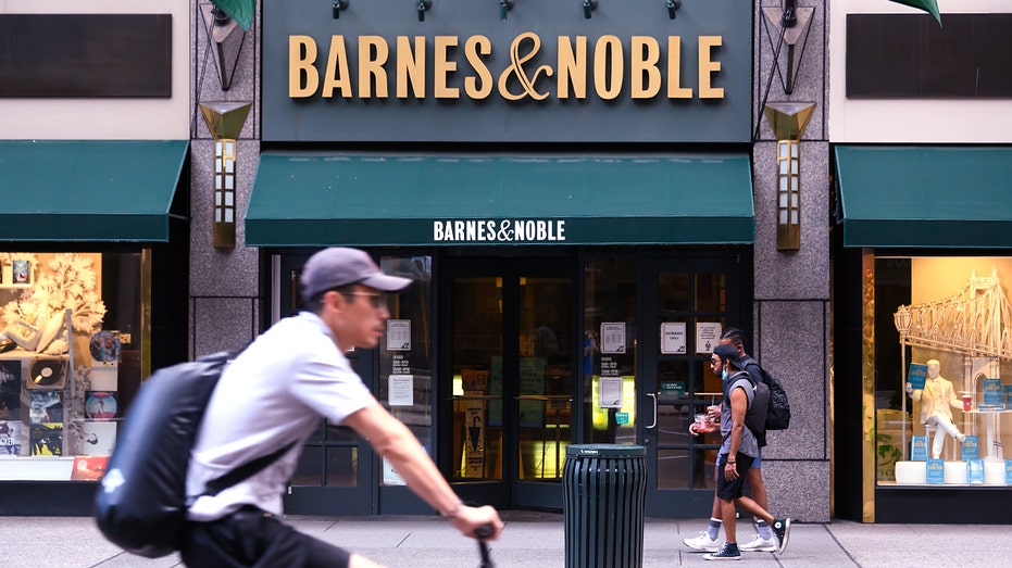 Barnes & Noble