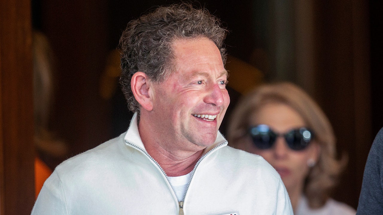 CEO Bobby Kotick Is Leaving As Microsoft/Xbox Acquisition of