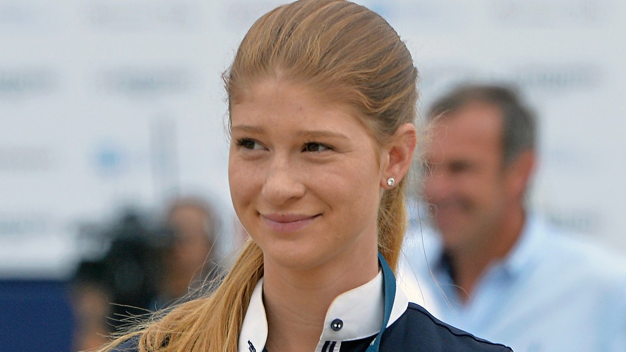 Jennifer Gates’ sister shares wedding portrait of the medical student