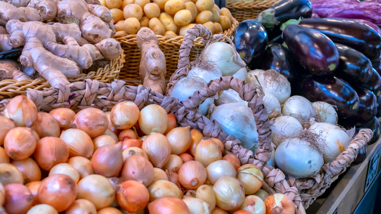 El brote de Salmonella vinculado a la cebolla infecta a unos 900 consumidores