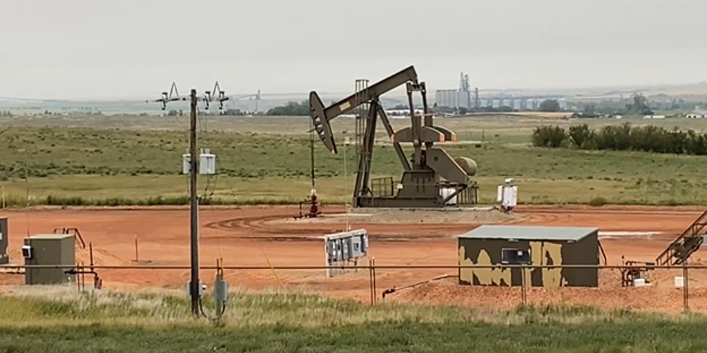 Fort-Berthold-Reservation-oil-well.png?v